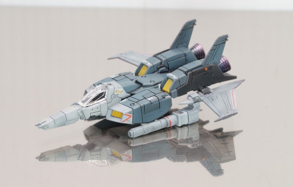 コアファイターⅡも、サイズの割に破綻してないデザインです！エンジン部分が、PGと比べてやや貧弱なのは仕方がないですね。それにしても、1/144サイズのこれが変形するとは･･･！