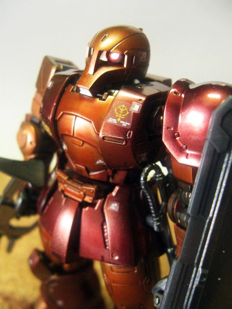 LED発光が裏目に出て?経年劣化で浮いてきているシールが浮いてきているのが露わに!逆効果でした(笑)