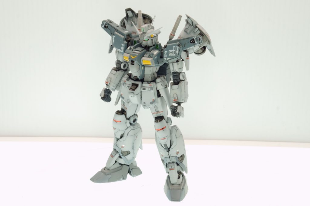 PGと比較してもらえば一目瞭然なのですが、重力下仕様と同じくかなり今風なスタイルになっています。ブーストポッドが小さめだったり、足がベルボトム風じゃなかったり・・・アレンジの方向性が時代と共に移り変わってるんでしょうか。