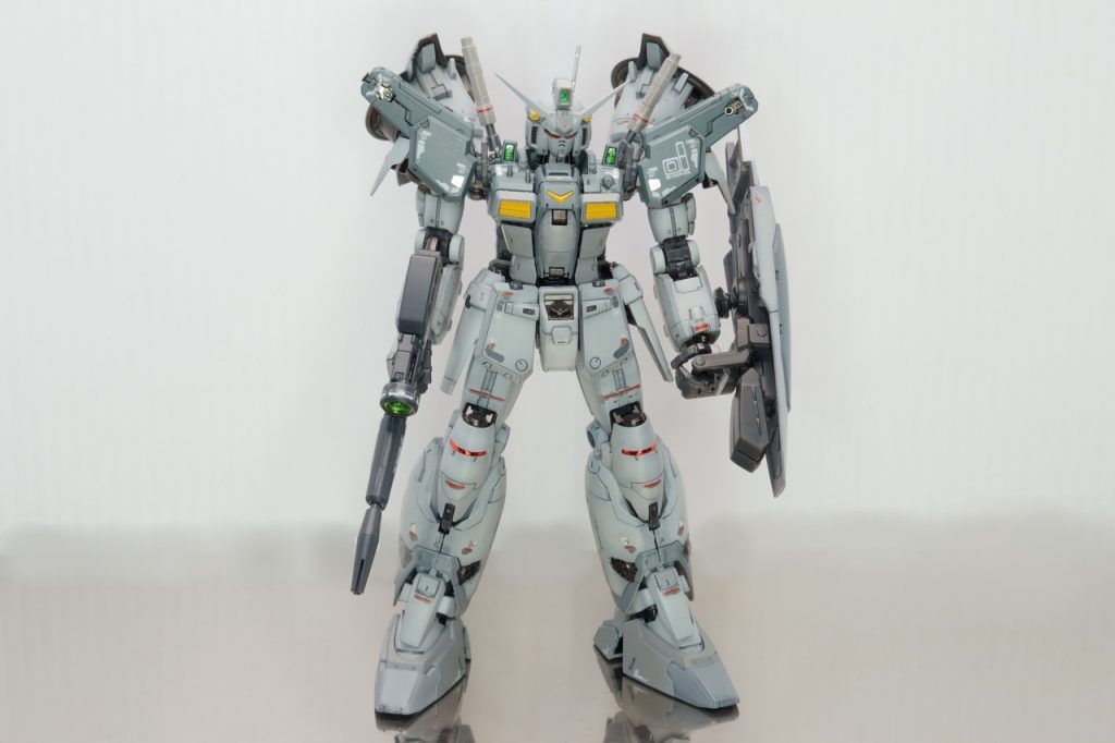 フル装備。フルバーニアンは、個人的にかなり好きなMSですので、このシルエットに満足です。