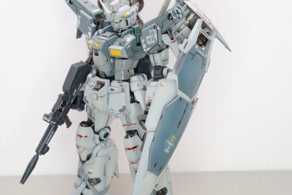 シールドも重力下仕様と共通。伸縮もします。