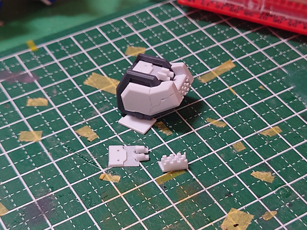 肩のディテールアップはこんな感じで