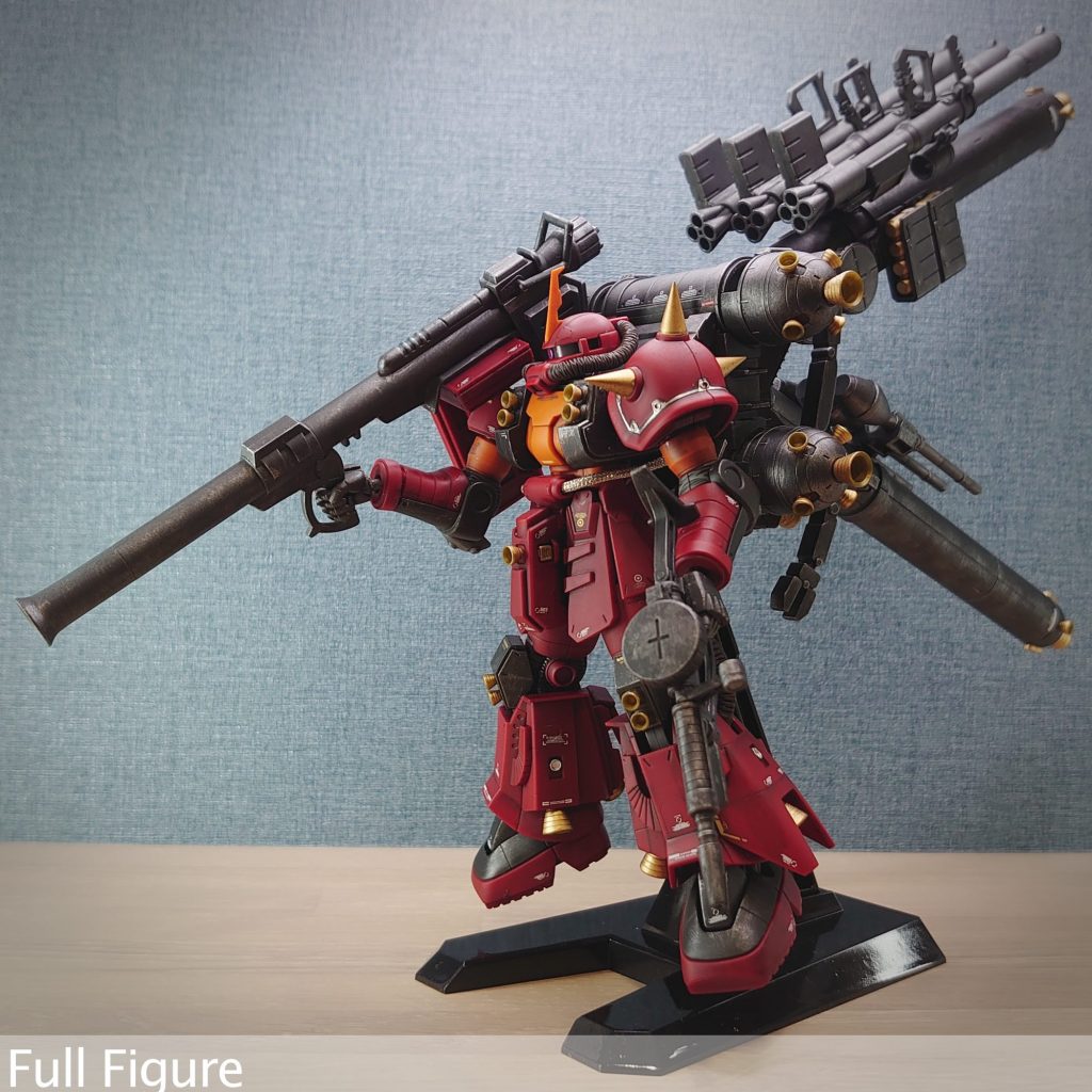 全身ショット全体のシルエットが特徴的で、飾った時に映えますザク部分もかなり出来が良いキットです