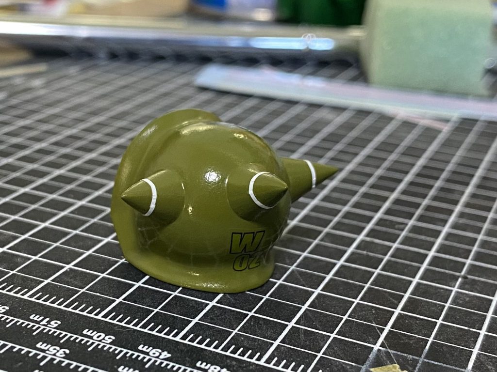 このクリアデカールは大変発色が悪く、市販デカールとは違って下地が白でないと真価を発揮しないものでした。