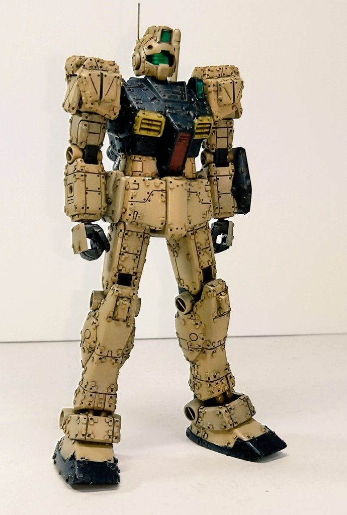 全体のプロポーションを調整して格闘戦に特化したスマートな感じにしました😊