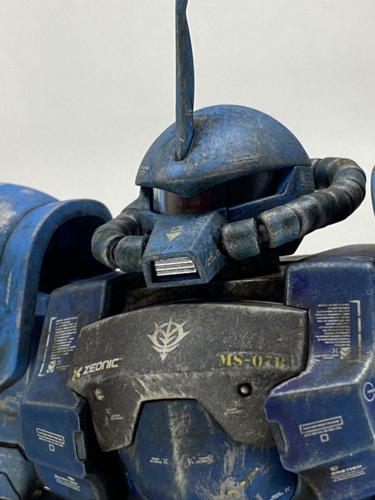 〝リアル感〟を表現したく、「コーションデカール 」を、事細かく貼りました。