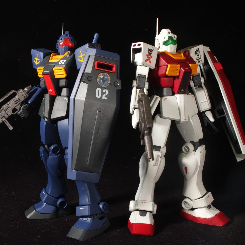 ツーショットでパチリ。サクッと作ろうと思っていたのですが、どうせ3Dプリンタでパーツ作るし、エントリーグレードガンダムは沢山積んでいたので(発売当初、多々買いしてしまった)2体作ろうなんて考えてやっていたら、結構時間がかかってしまいした