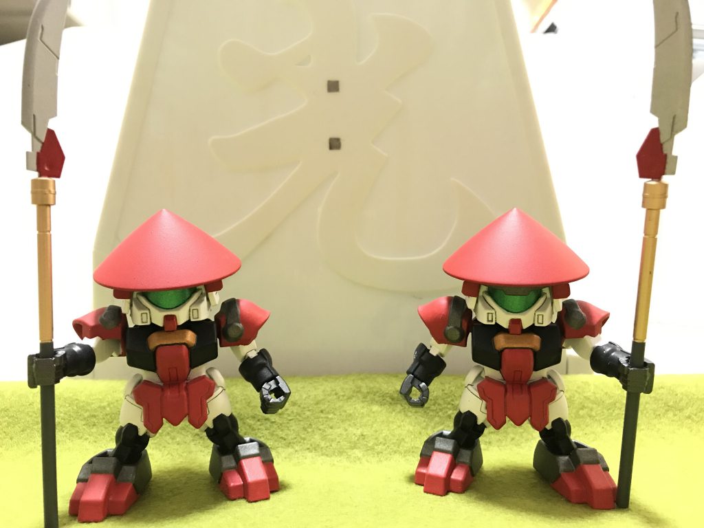 いつかこんな感じで烈帝城に並べたいですね。モブはいればいるほど楽しい。風車の百式・うっかりザクレロと、この部隊兵を作ったことで、烈帝城製作のモチベーションアップしました！また頑張るぞー！