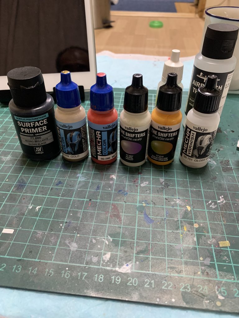 今回使用したファレホのメタリック系塗料  