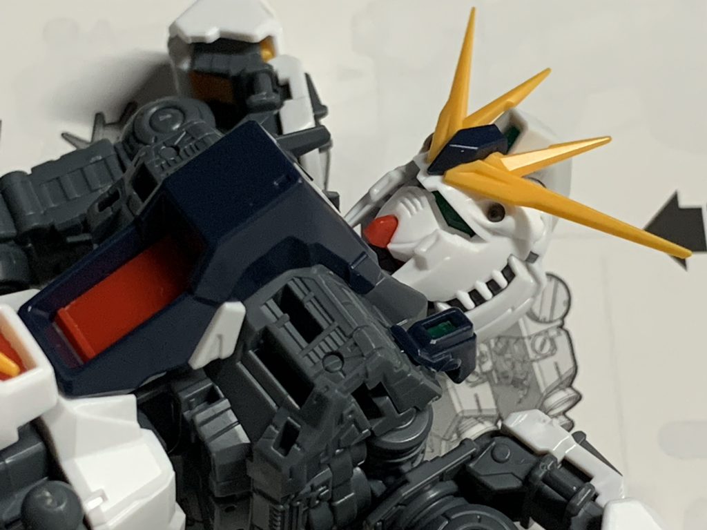 組み立て途中の写真。