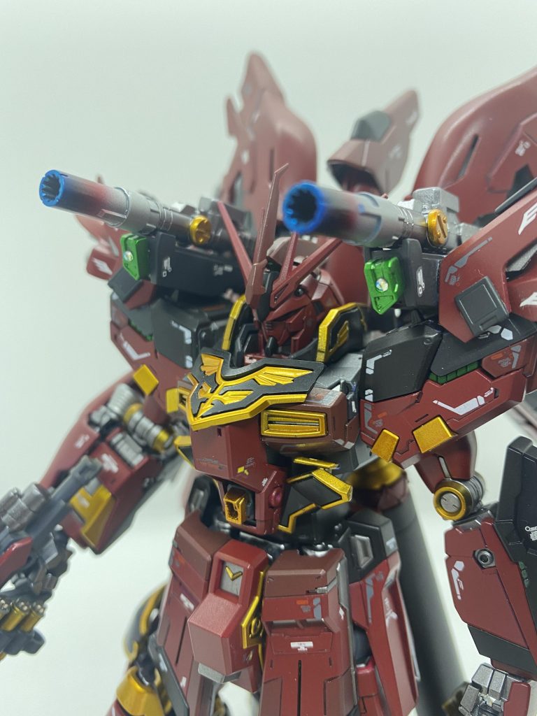 肩部メガ粒子砲と腹部メガ粒子砲を新設。