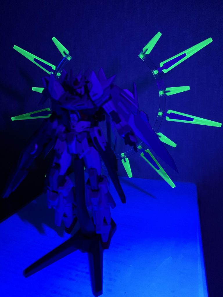 Cファンネル展開(ブラックライト)