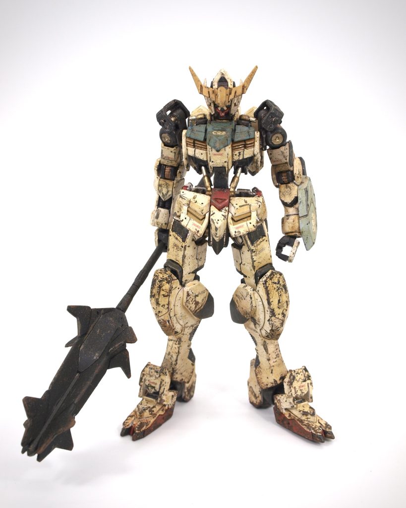 フロントビュー。胸と膝の電源マークみたいなのには消えてもらいました。