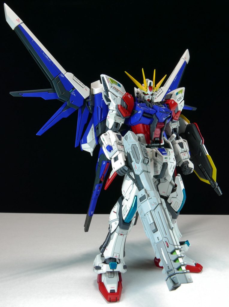 強化ビームライフル装備   アニメ本編ではほとんど使用されなかった記憶が……