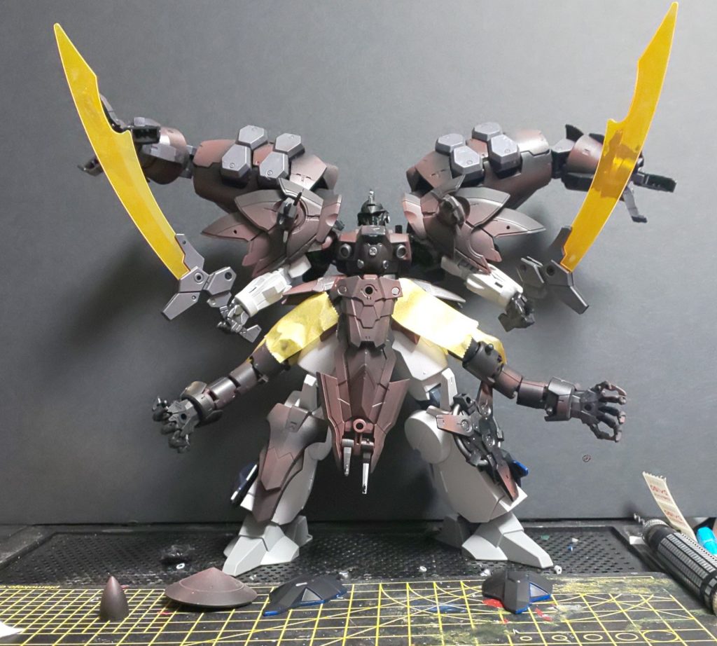 初回構想案ミキシングビルドで攻撃力高い機体を組みながら思案。