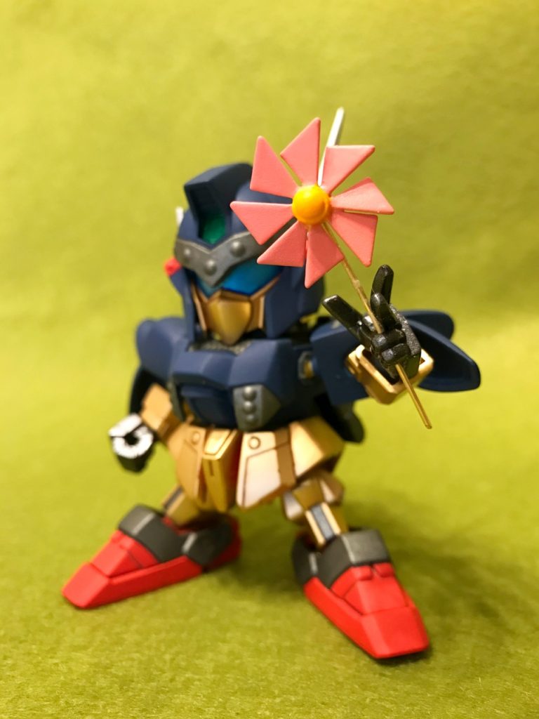 武器の花風車のアップ。彼のトレードマークとも言える武器なので、プラ板と真鍮線で自作しました。羽に角度がついているので、接続を緩くすれば、実際に風をうけて回ります(笑)