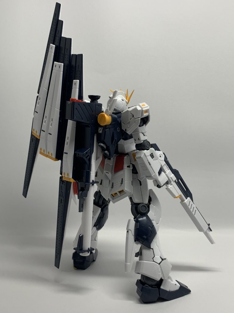 同じく後ろ姿。