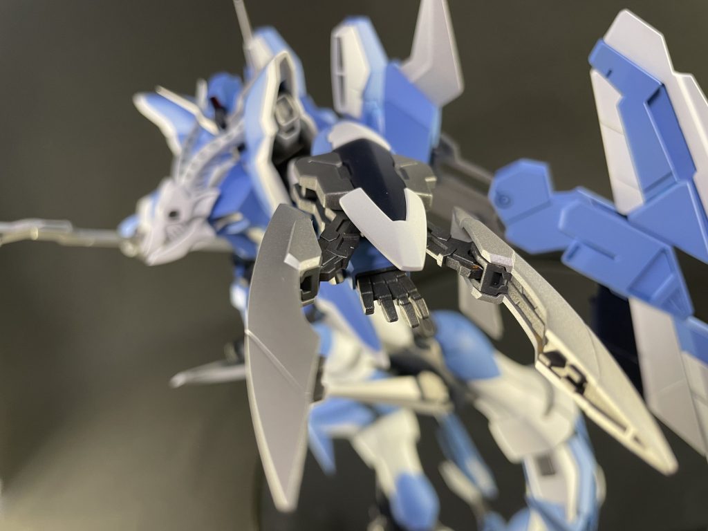 私はTV版の頃からバスターシールドが好きです。