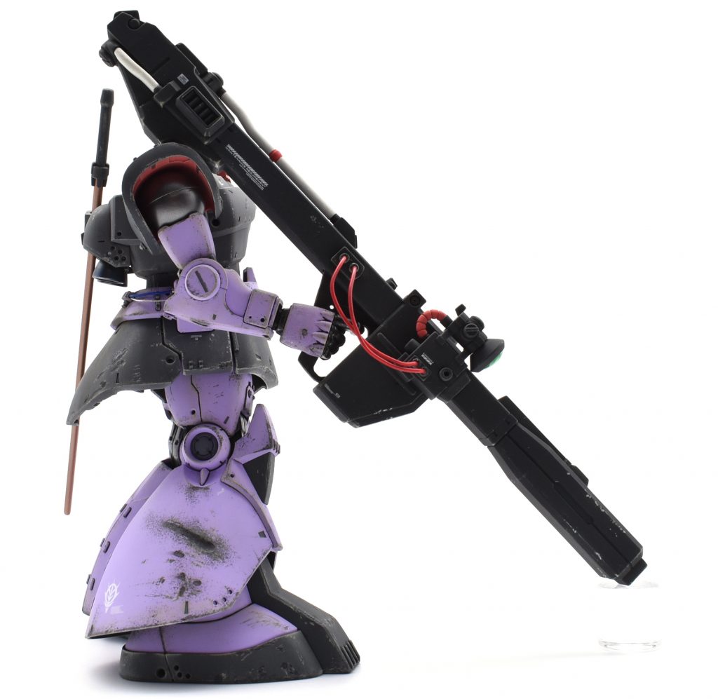 ビームバズーカは本体に比べてウェザリングは軽めに。パイピングなどを追加しています。