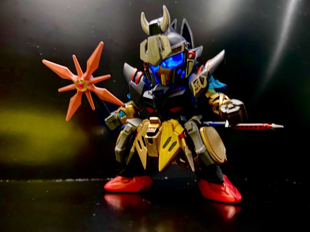 目はミライトで光ります!肩の風は直筆でございます!ネイビーは成形色!ゴールドはブラウンで少しだけスミ入れてます✨今回一番の発見^ ^