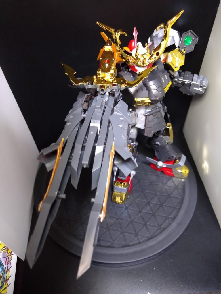 時間置くと徐々に下がるとは言え、これだけのパーツの重量にも耐える腕の保持力がもう素敵。大號銃もいい具合にジョイント出来る穴があったので、急ごしらえの割りには一体感を感じる気がします。