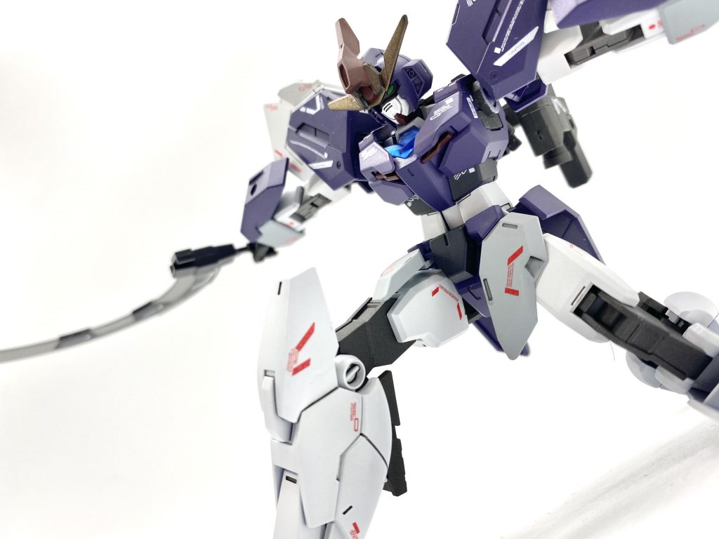 さらにその装甲をパージ！！「間に合いましたね！」ということで、装甲無し形態にもできます！