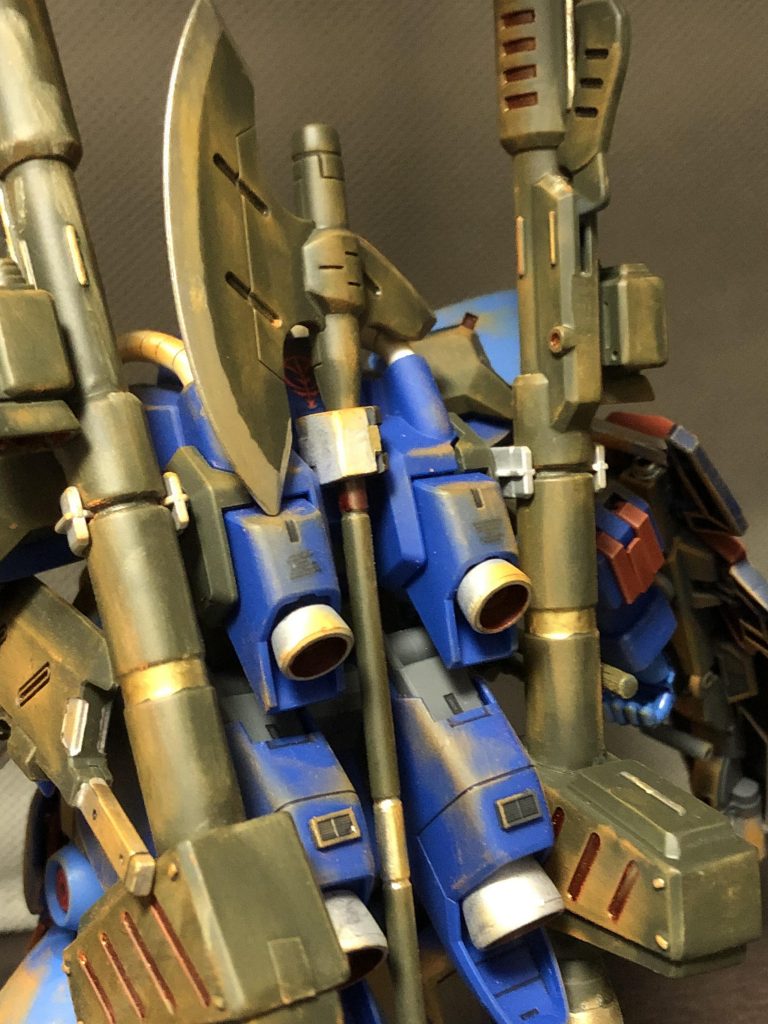 バックショット、武装多すぎて後ろに傾きやすい