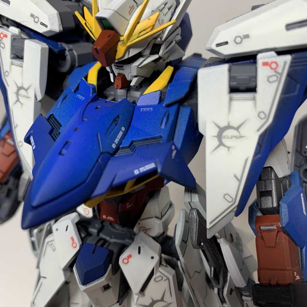 デカールは付属のマーキングシール&各種水転写デカールです。