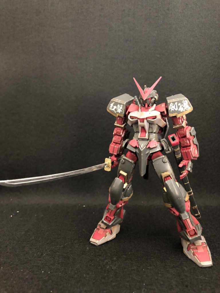 デカールは余ってたものからそれっぽいのを選択