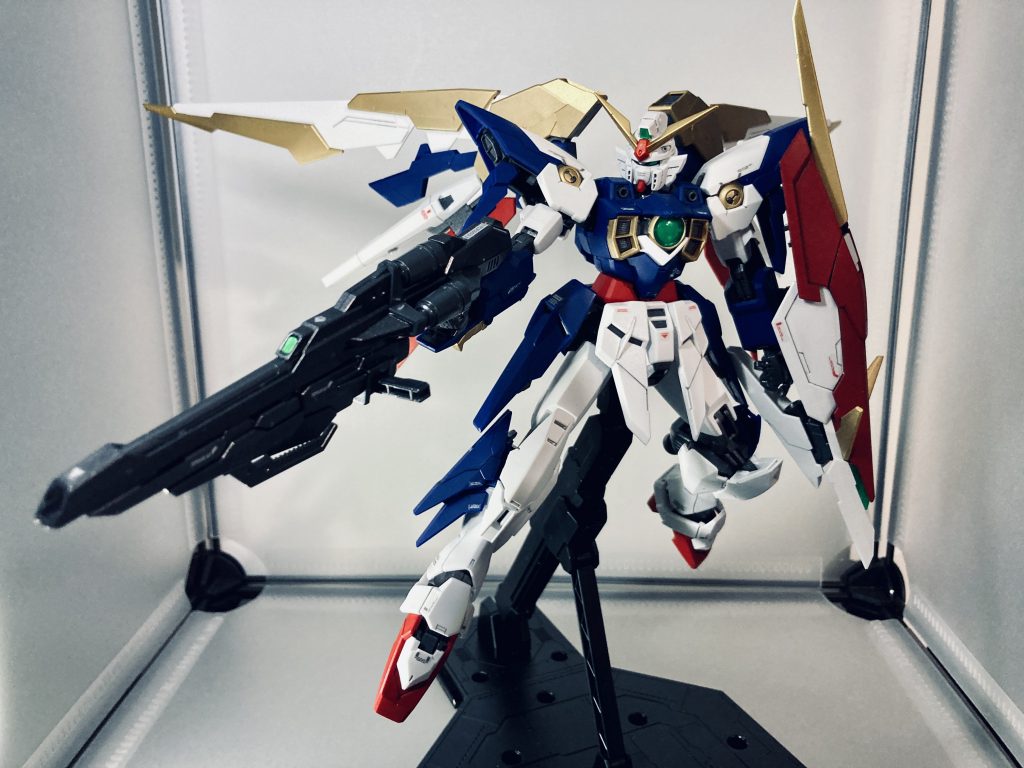 バスターライフルカスタムは分割して小型のピストルにもなります。ちなみにバスターライフルの先っぽがないですが、のちに発見いたしました。