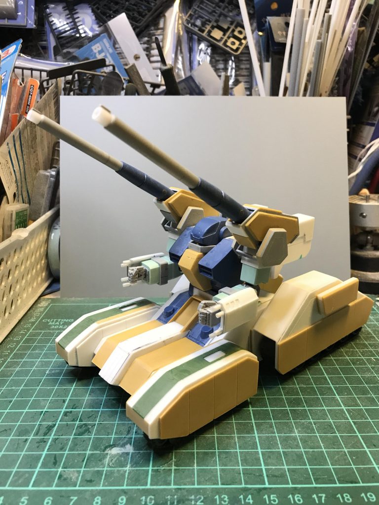 次はガンタンクの続きを始めます中古本屋でサンダーボルト外伝のコミックが売って無くて、変わりにサンダーボルトの4巻と5巻にも登場したのを確認しました〜ですが1.3.4.5.6巻と2巻が売って無かったです少しずつ買い揃えます