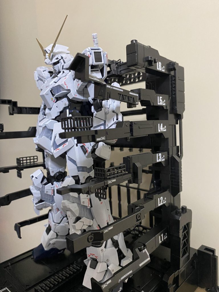 付属のMSゲージも大きくて塗装大変でした💦