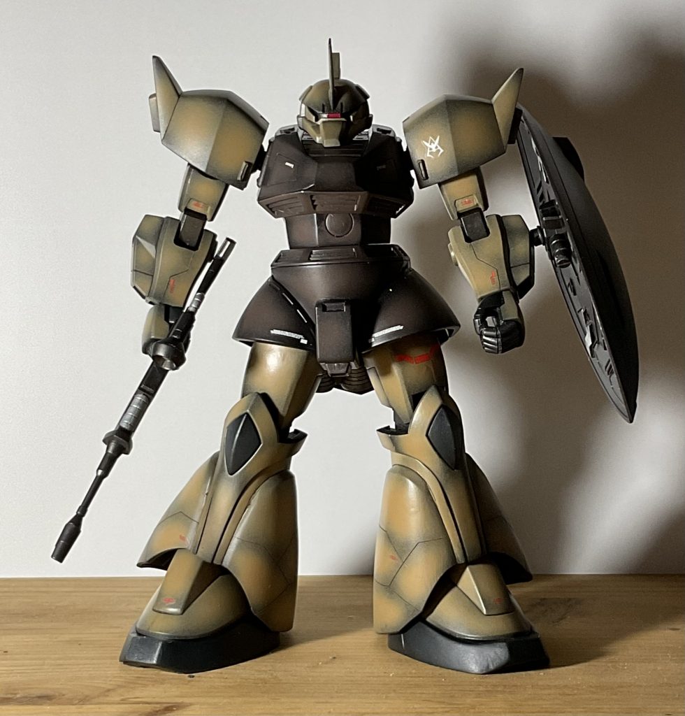 正面からカラーリング、すごい悩みましたが、陸戦的な感じに