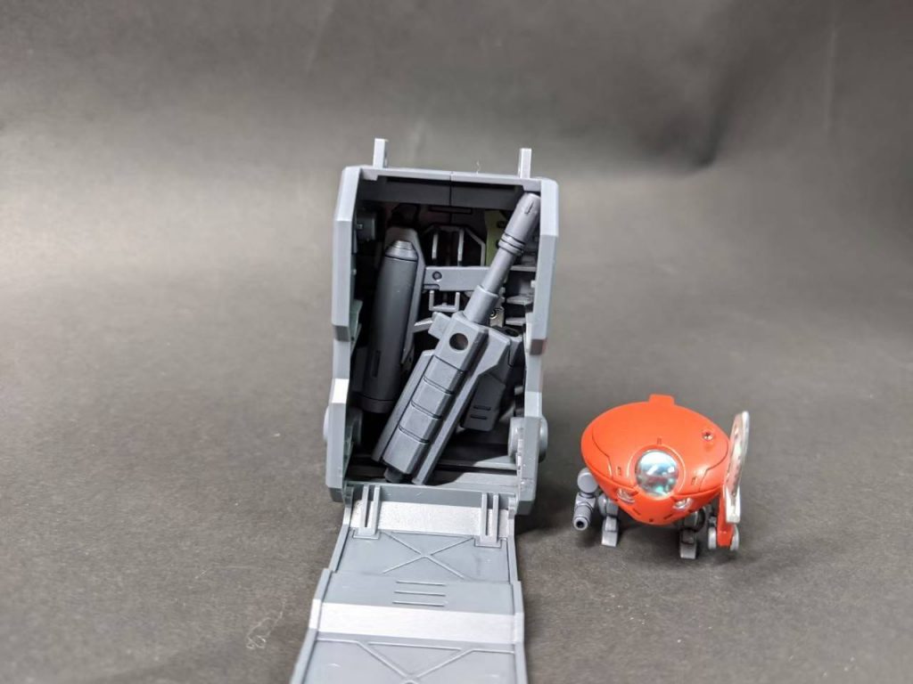 武器はオリジナルでバックパックに収納してます。