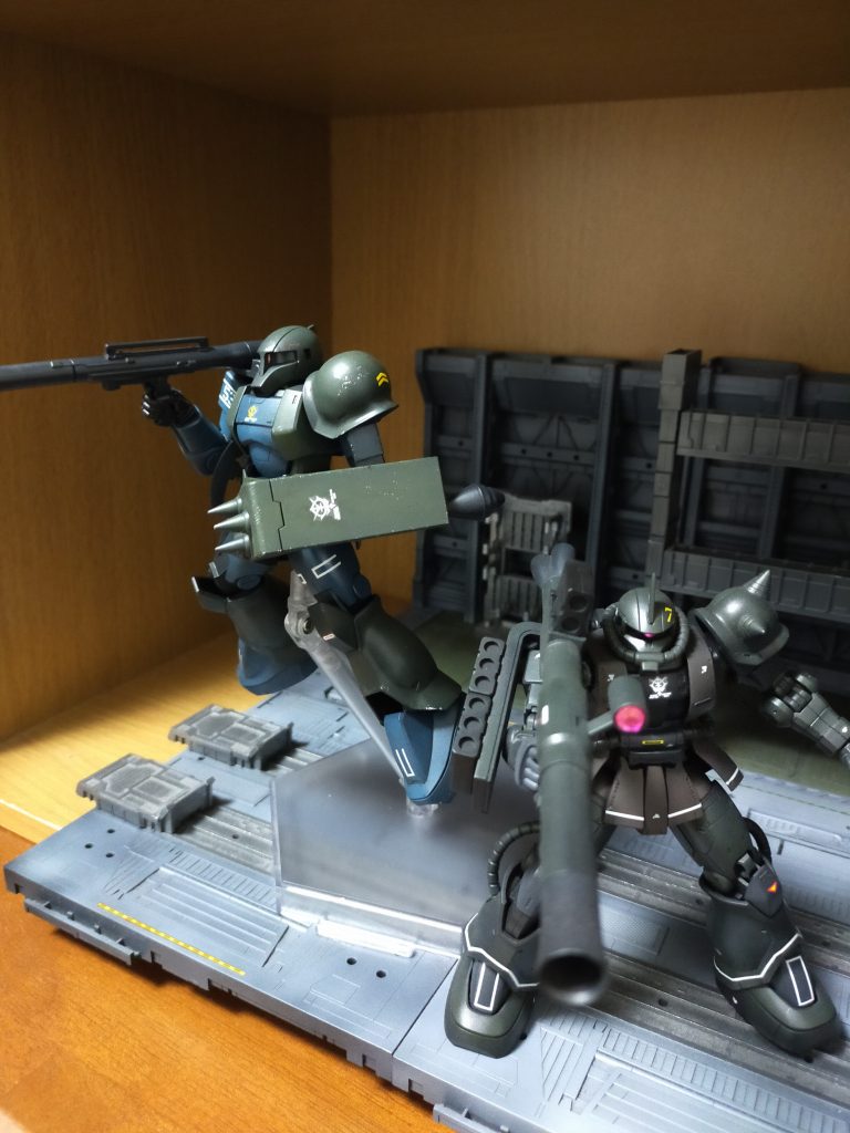 前に作ったザクと。ルウム戦役は勝利間違いなし!