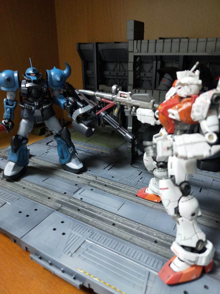 ジオン残党とドンパチ