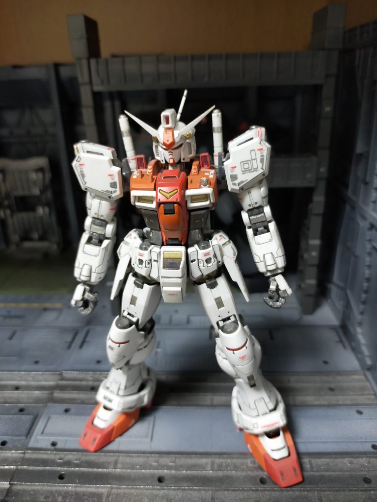 素立ち。いやー、パーツはポロポロ落ちるし、関節も怖い(笑)