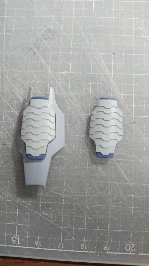 肩部のアーマー加工。Waveのディテールパンチで積層アーマーにしました。