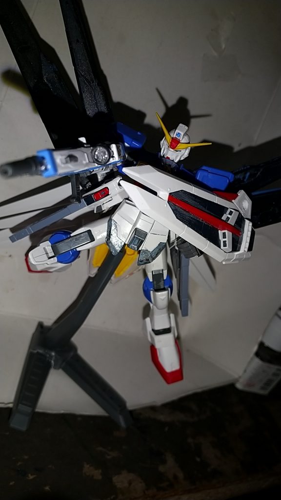 頭、脚、肩、胴体は旧キットのインパルスを流用してます