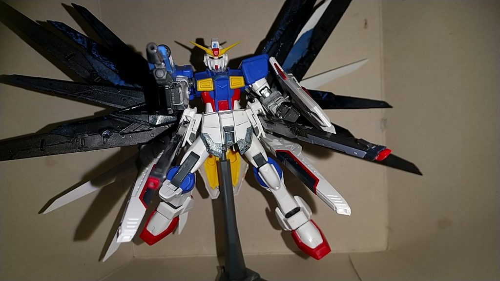 背中、武装、腰サイドスカートはRGフリーダムを流用してます