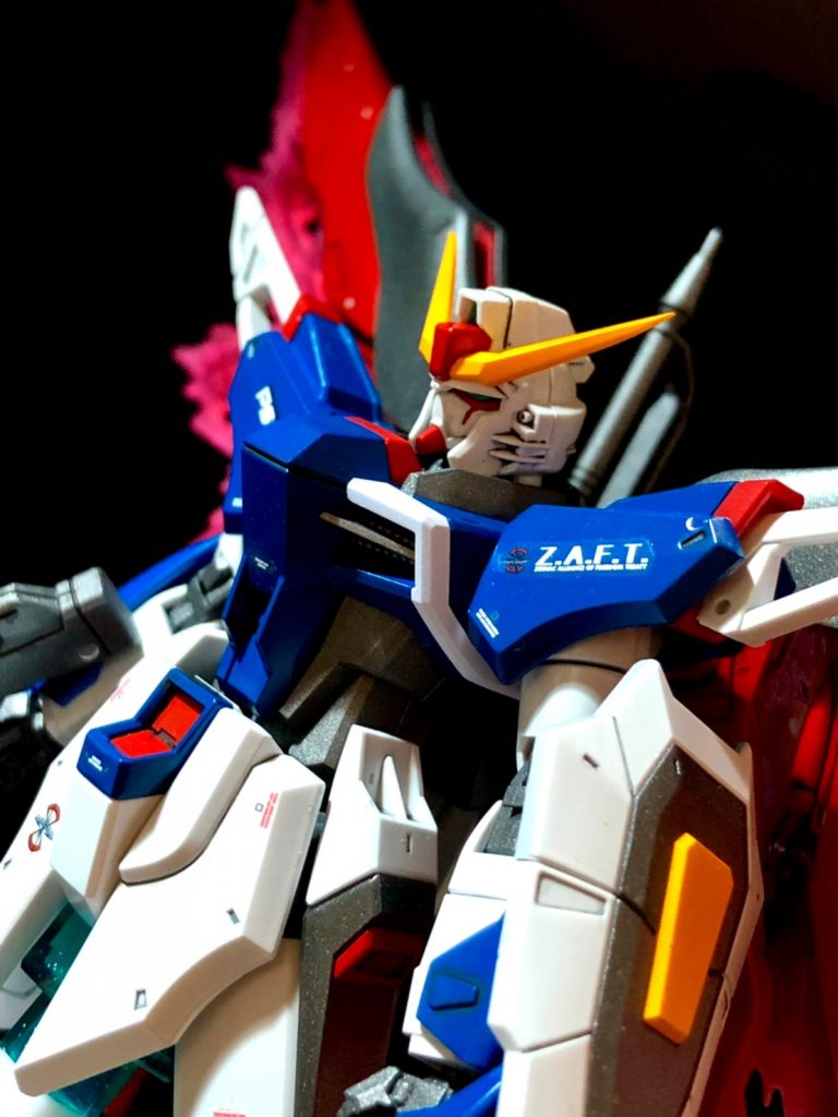 適当に水転写デカールをアクセントに。