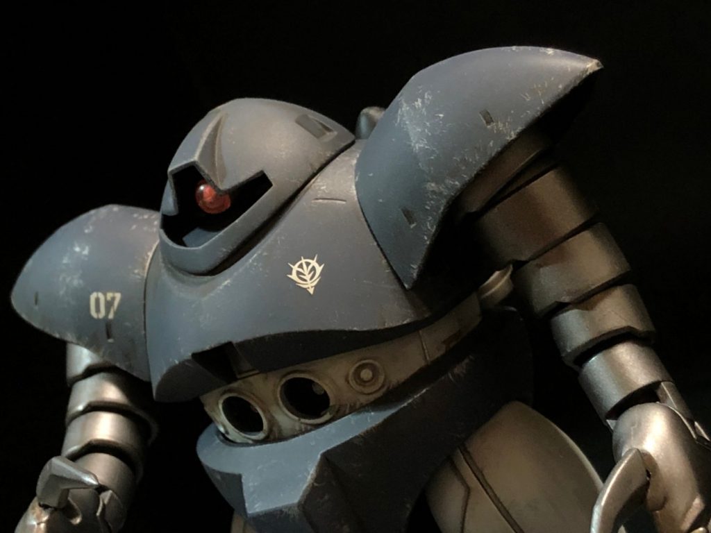 モノアイは、自作にて新規増設しています。ビーズとレジンでそれっぽくはめています。