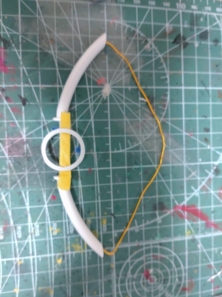 弓プロトタイプ始めは、ランナーと針金でした😢本体は、100均のタオルハンガーをカットしてみました。
