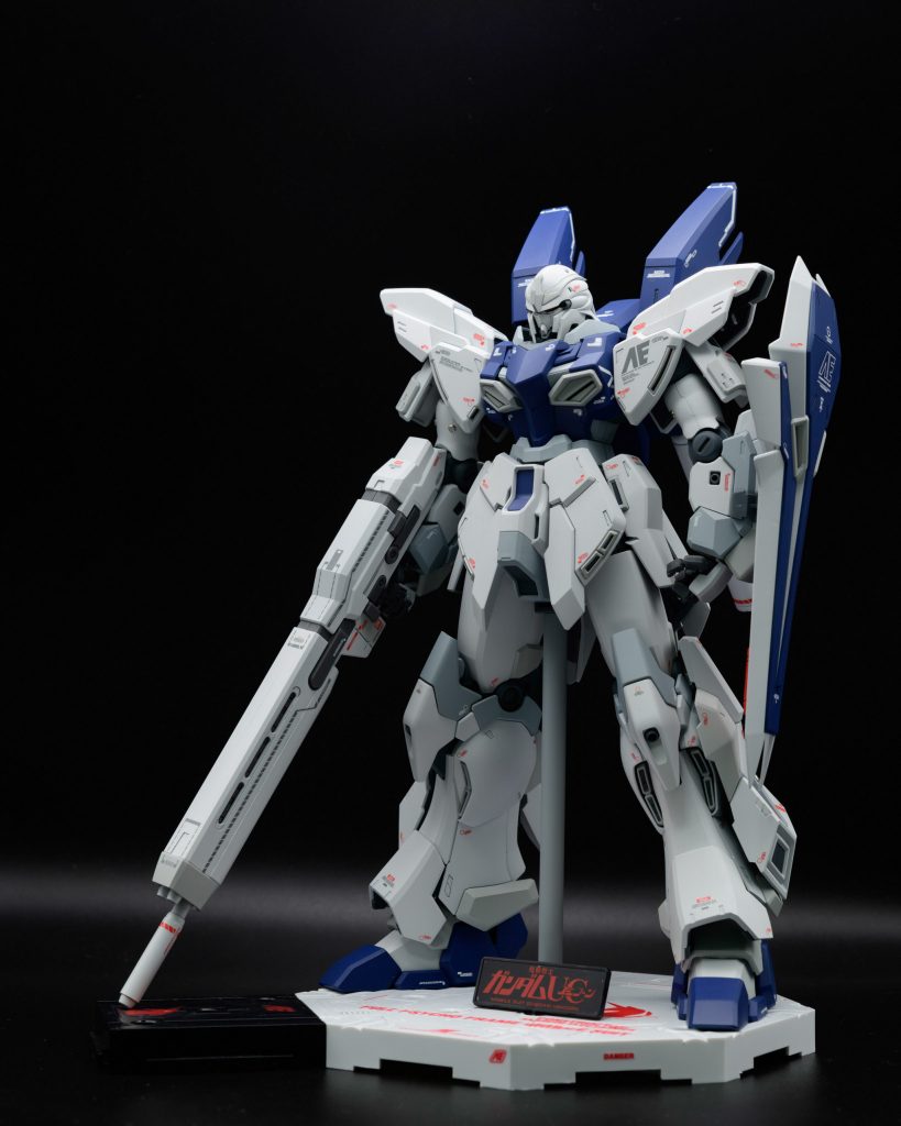 ナラティブ版を意識してガイヤノーツのニュートラルグレーⅠを基本色にしました。他にグレー、ニュートラルグレーⅡ、EXホワイトの4色で塗り分けています。