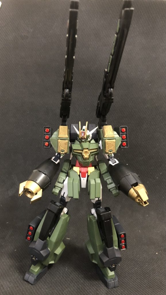 アーマーチェンジステラガンダム・パンツァー見た目通り動きは鈍重その分圧倒的な高火力で押し切る。単独での運用は見込めず、チーム戦で光る装備。撃ち切ったら他のアーマーにさっさとチェンジ