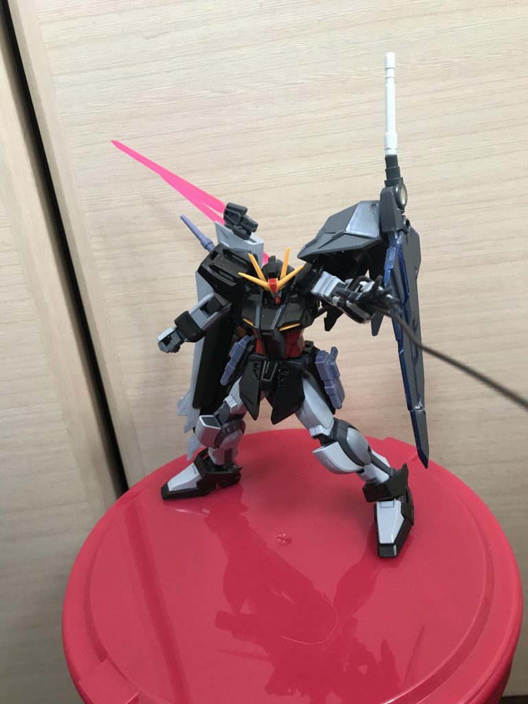 アンカー男のロマンダークハウンドのものよりも小型で、手・足裏・バックパックに装備されている