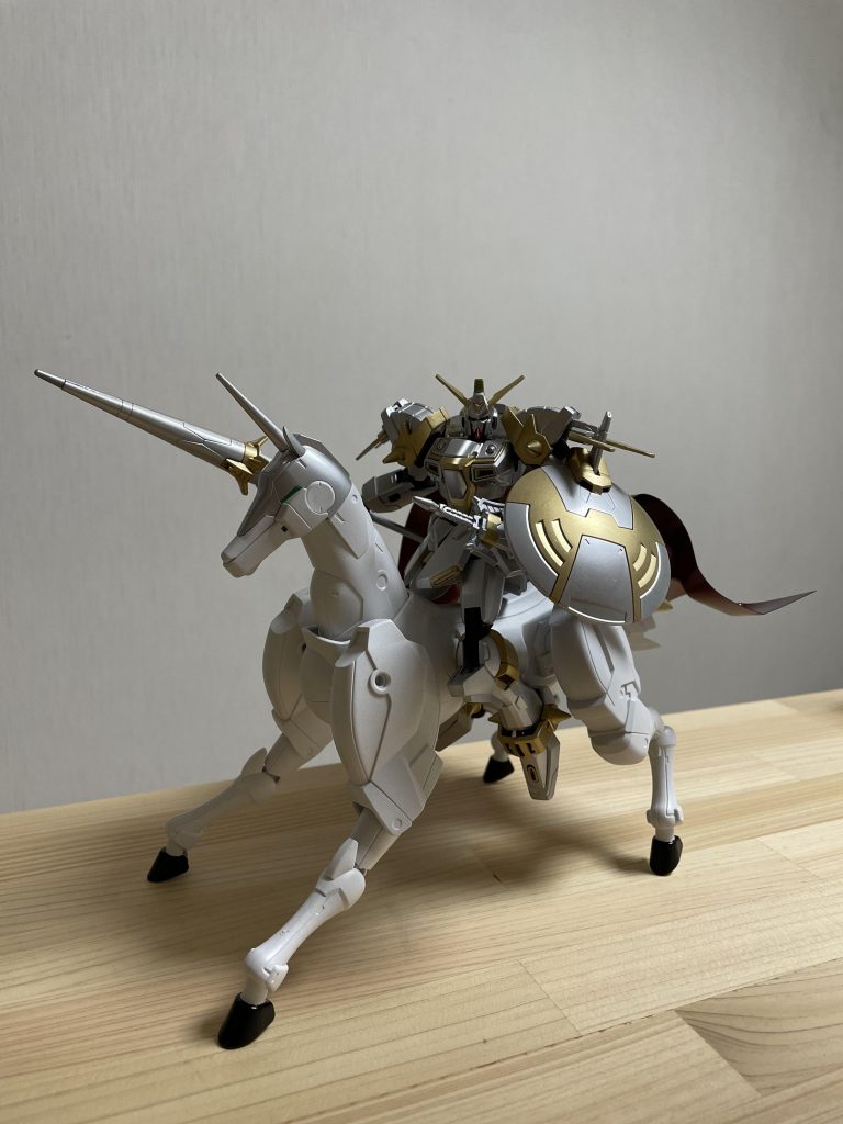 ナイトにはやはり馬🐴🐴には適当につや消し白吹いてます