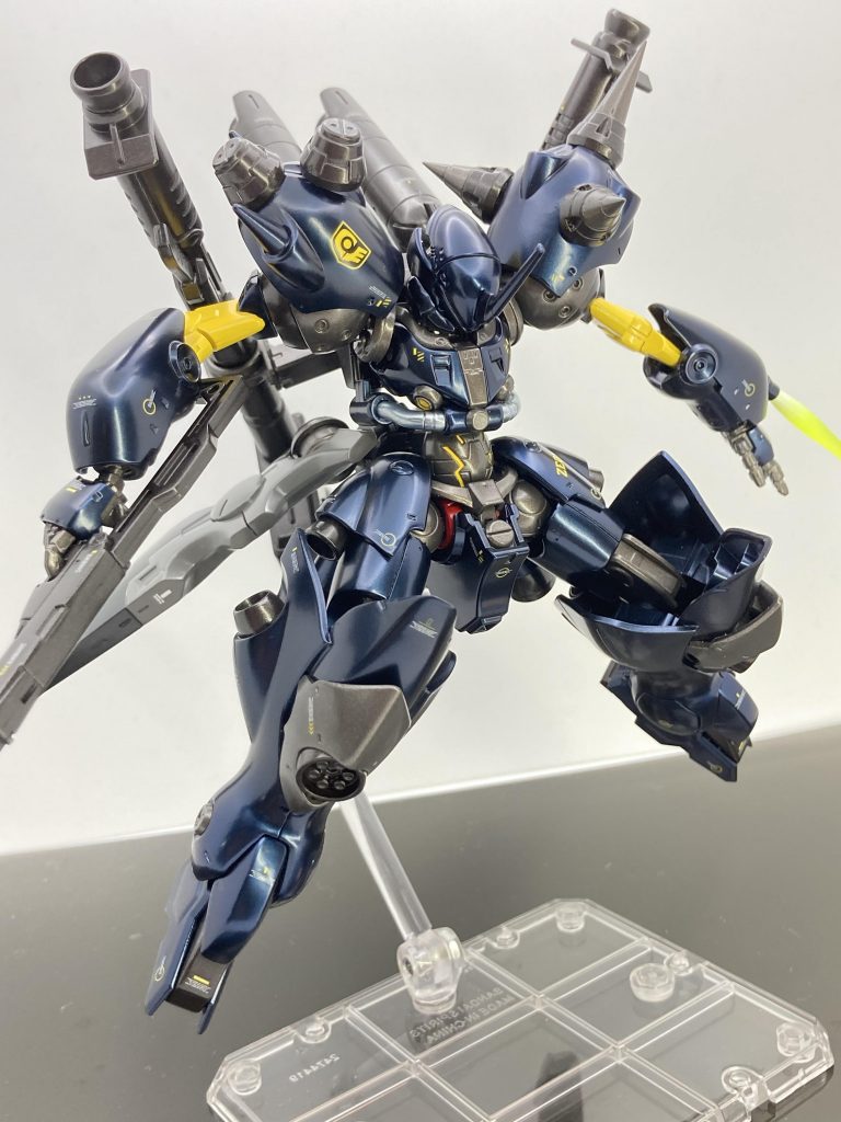 アクション上空から降下し奇襲を掛けるようなイメージ