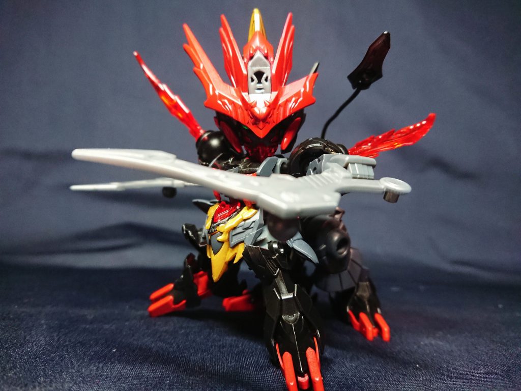 人頭牛(羊)体、曲がった角と云われる饕餮ですが、カラーリングもデザインも役に合う機体だと思います。渾沌、檮杌も制作予定ですが、三国伝と違い合体しません。