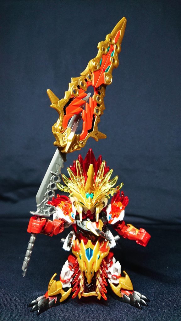 ダイゼンガーの斬艦刀みたいな。この大剣を持たせた姿から、制作最初期はレッドドラゴン案の前に、ガーベラストレートを持ったパワードレッドという強化案もありました。